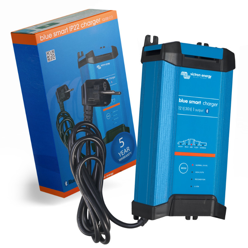 Blue Smart IP22 Charger 12/30 (1)